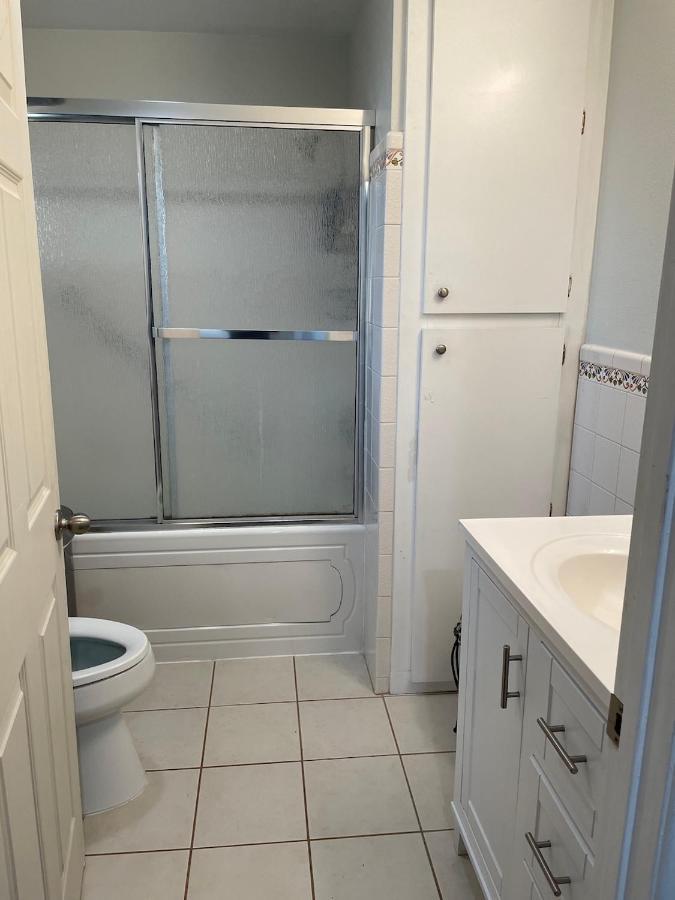 Private Room In Los Angeles La With Tv & Wifi & Ac & View Of Hollywood Sign & Private Fridge & Shared Kitchen!!! Esterno foto