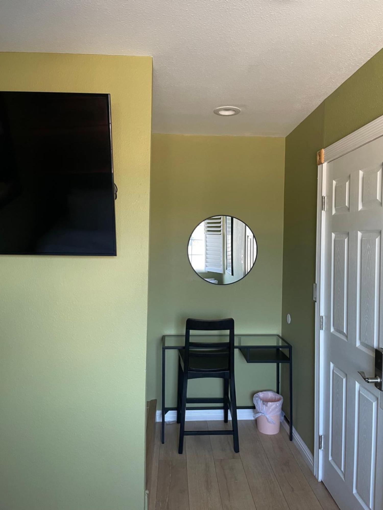 Private Room In Los Angeles La With Tv & Wifi & Ac & View Of Hollywood Sign & Private Fridge & Shared Kitchen!!! Esterno foto