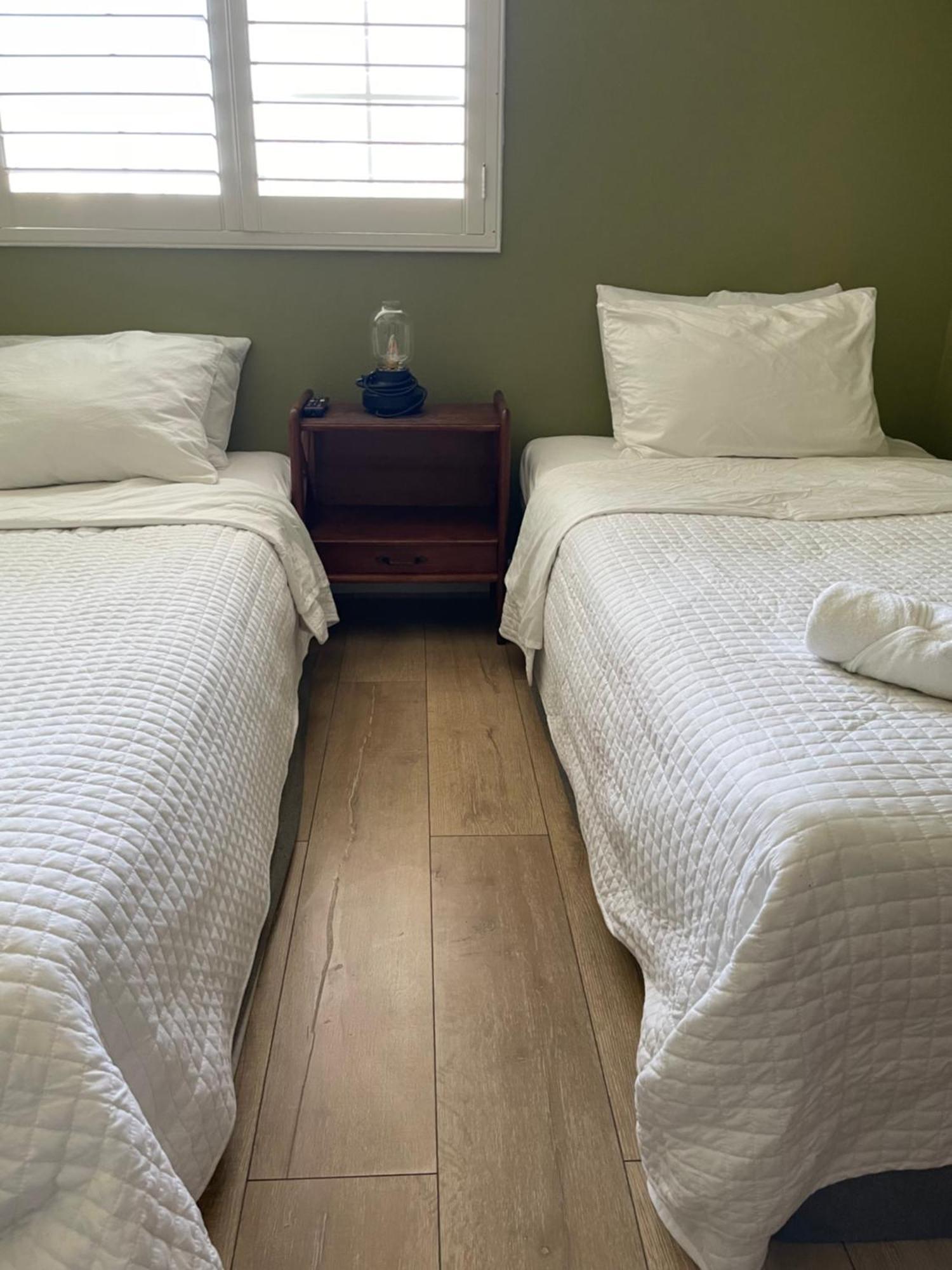 Private Room In Los Angeles La With Tv & Wifi & Ac & View Of Hollywood Sign & Private Fridge & Shared Kitchen!!! Esterno foto