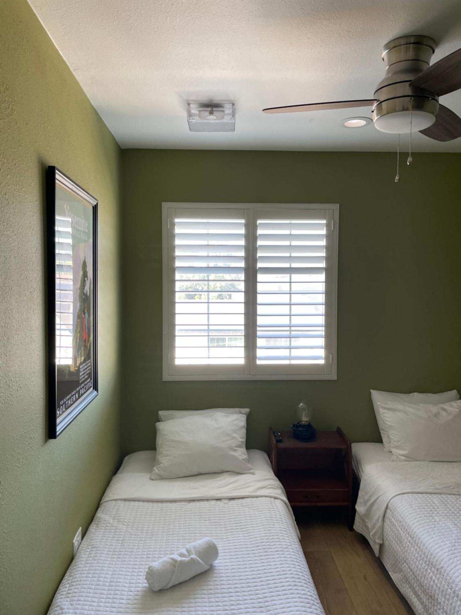 Private Room In Los Angeles La With Tv & Wifi & Ac & View Of Hollywood Sign & Private Fridge & Shared Kitchen!!! Esterno foto
