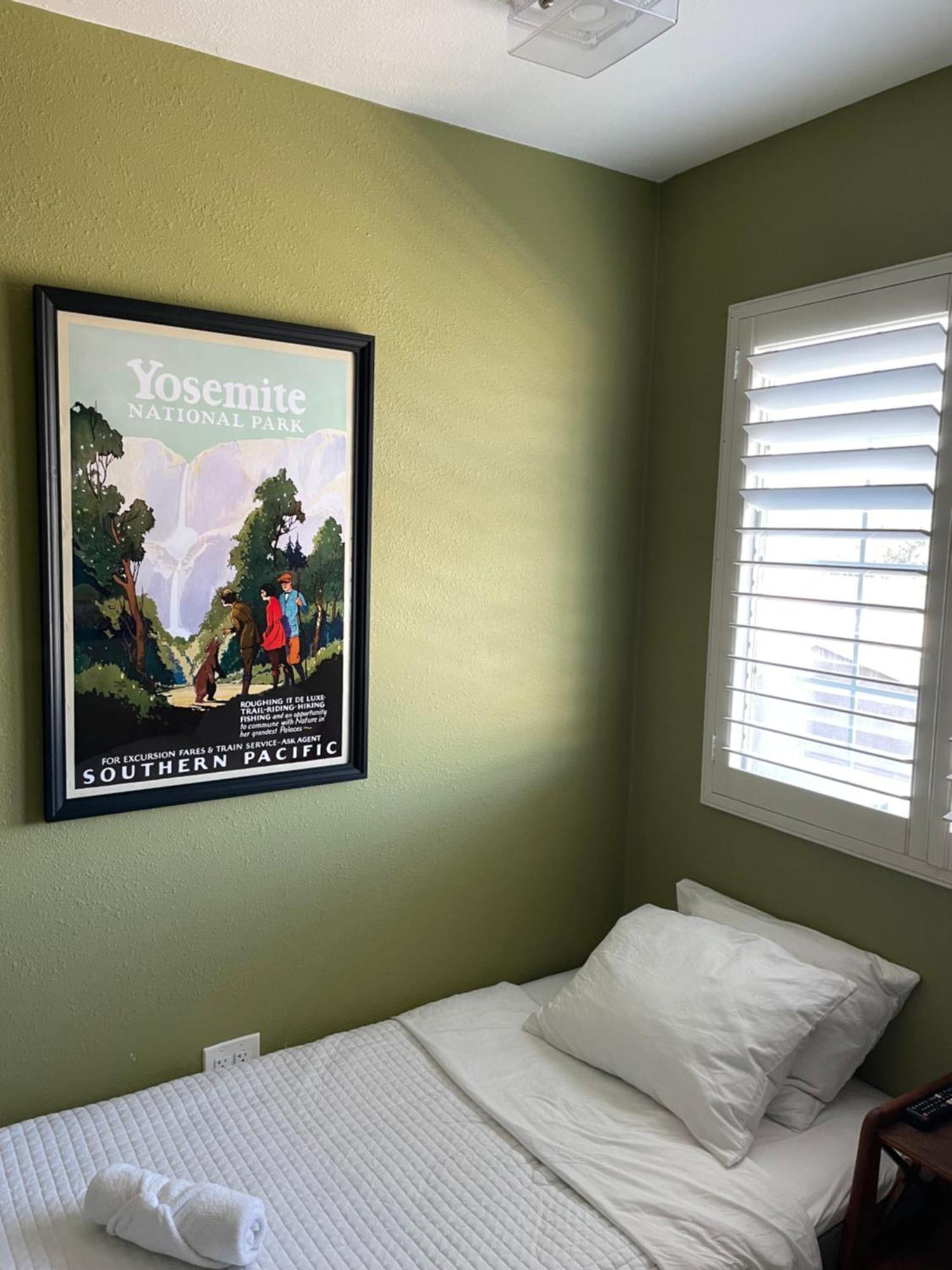Private Room In Los Angeles La With Tv & Wifi & Ac & View Of Hollywood Sign & Private Fridge & Shared Kitchen!!! Esterno foto