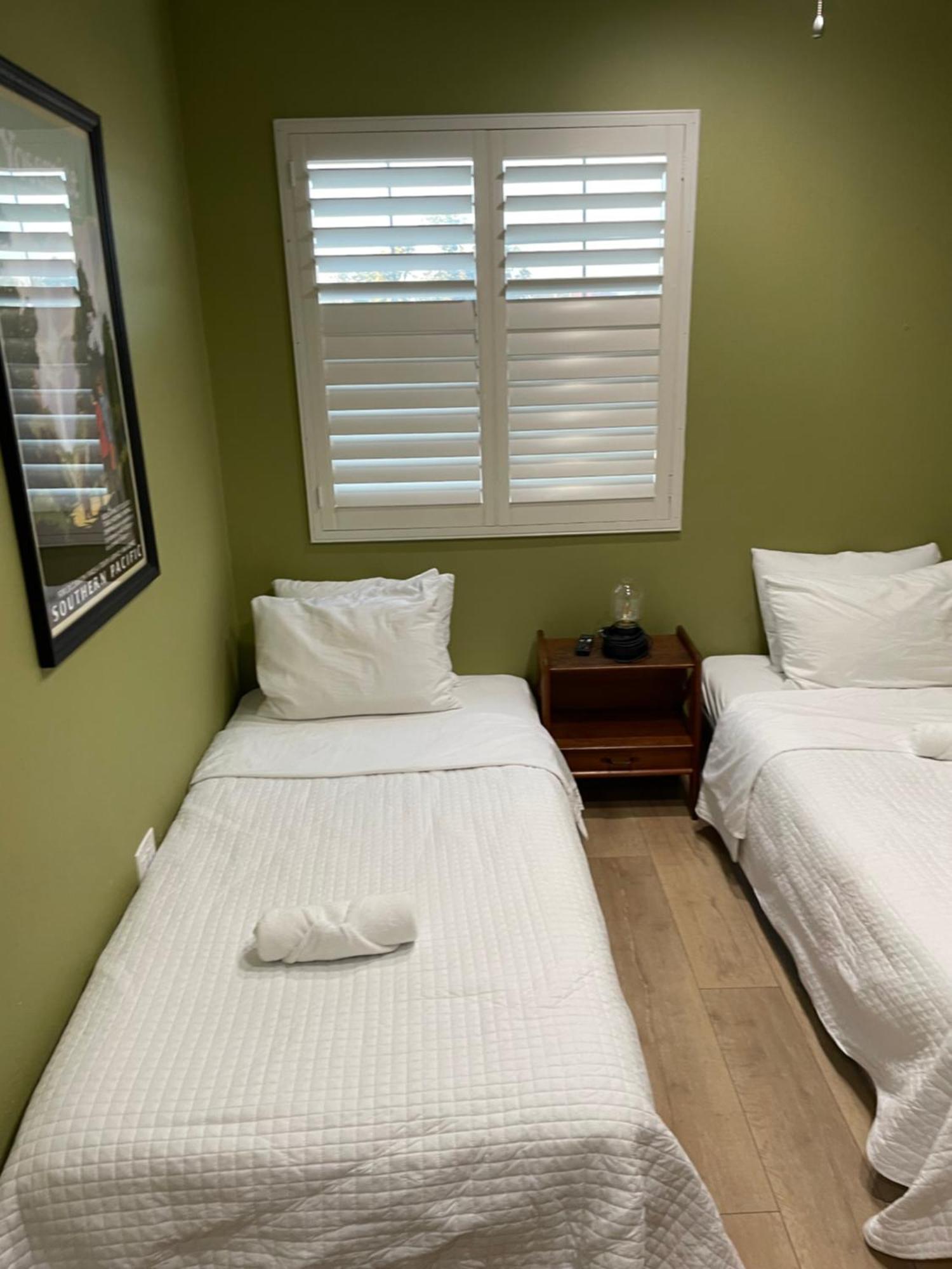 Private Room In Los Angeles La With Tv & Wifi & Ac & View Of Hollywood Sign & Private Fridge & Shared Kitchen!!! Esterno foto